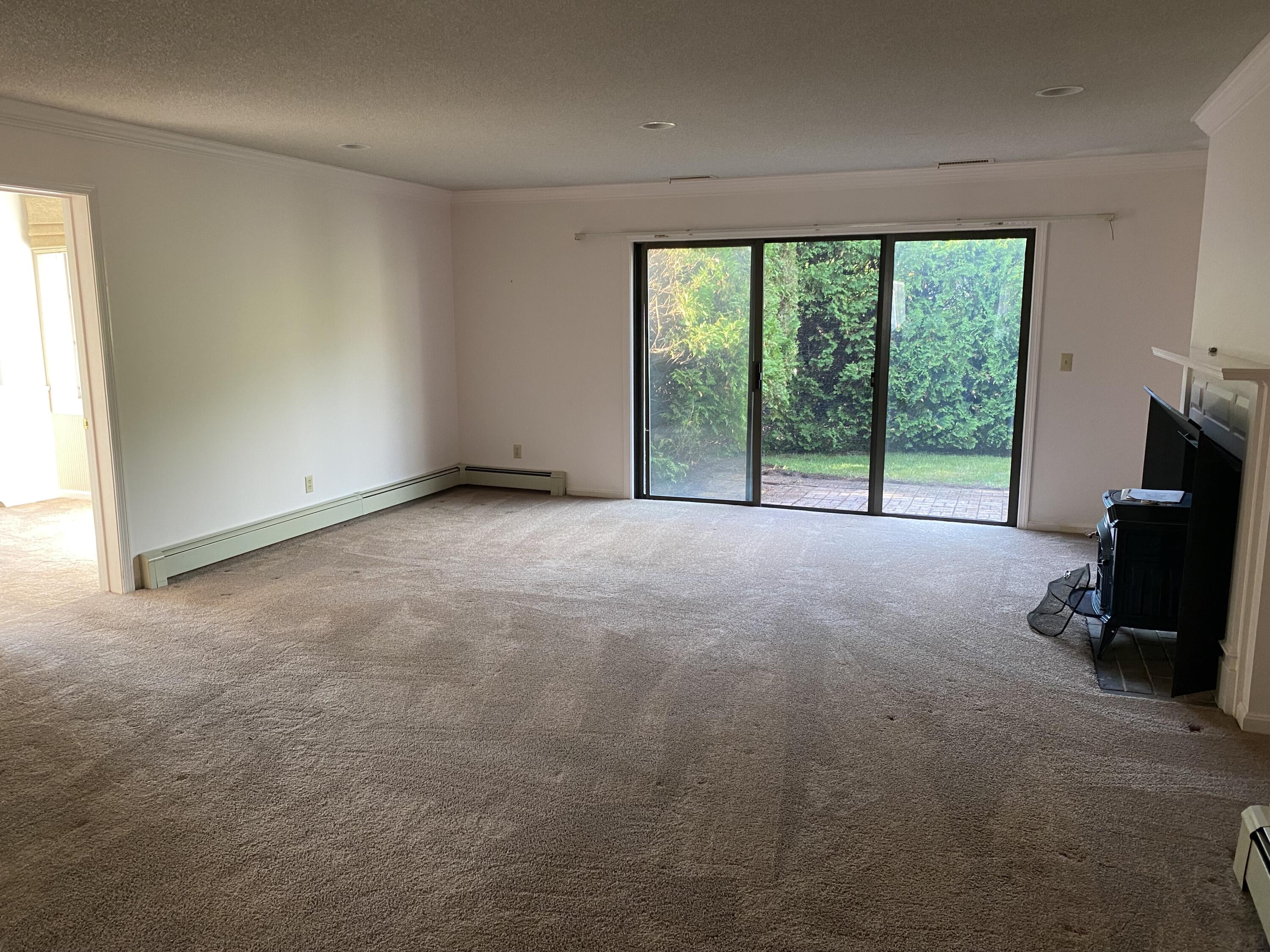 2 Foreside Common Road, Unit 2 Falmouth, ME 04105 - Photo 5 of 25 Living room