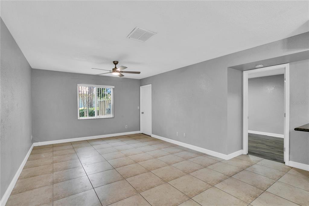 209 Red Cedar Place, Unit 209 Brandon, FL 33510 - Photo 3 of 56 an empty room with windows and closet