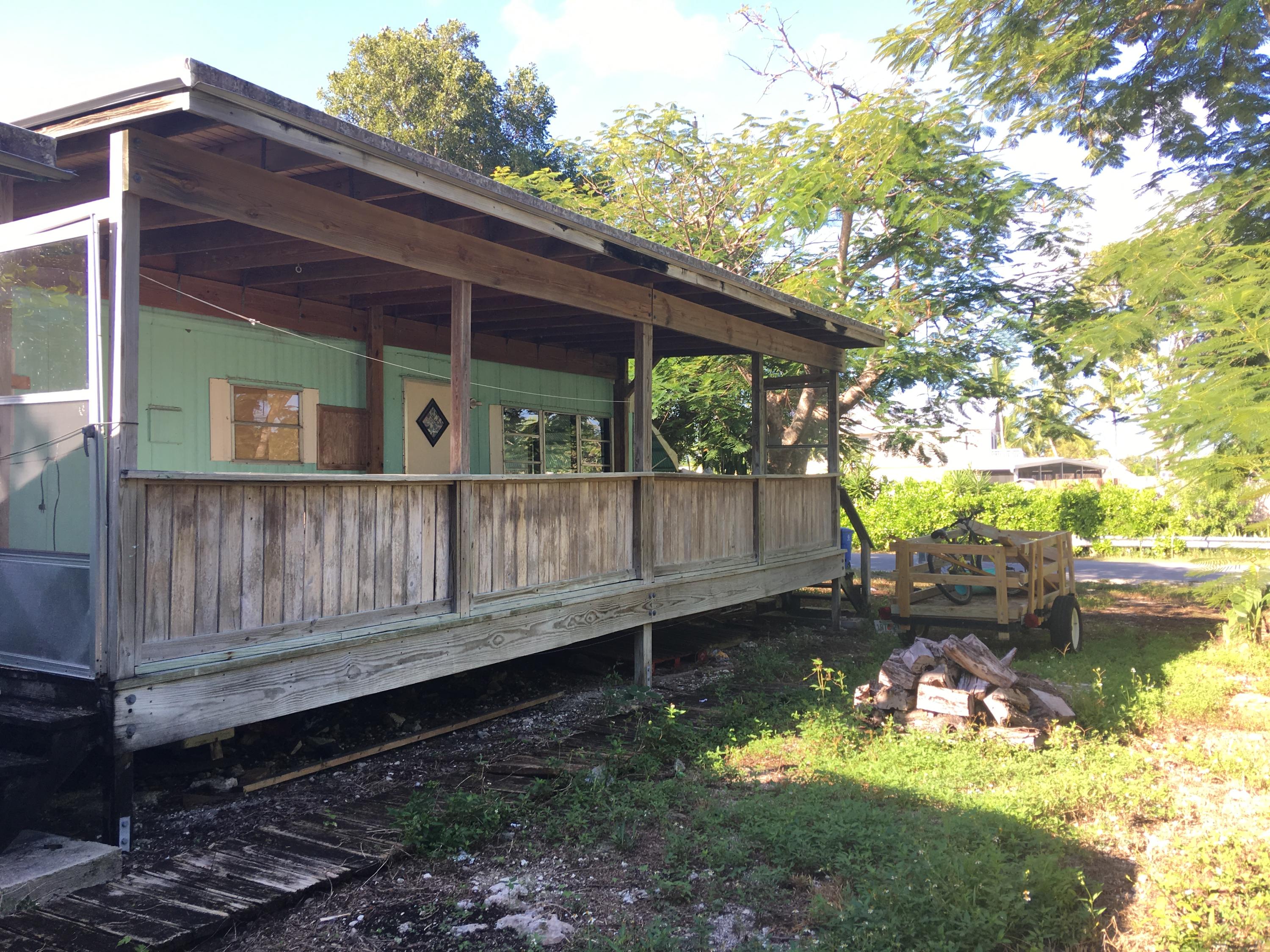 825 Largo Road Key Largo, FL 33037 - Photo 4 of 10 Large Porch