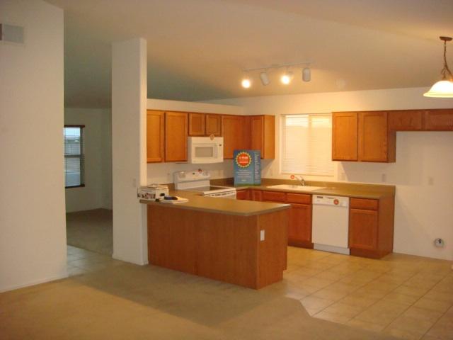 2736 West Grenadine Road Phoenix, AZ 85041 - Photo 4 of 12 kitchen