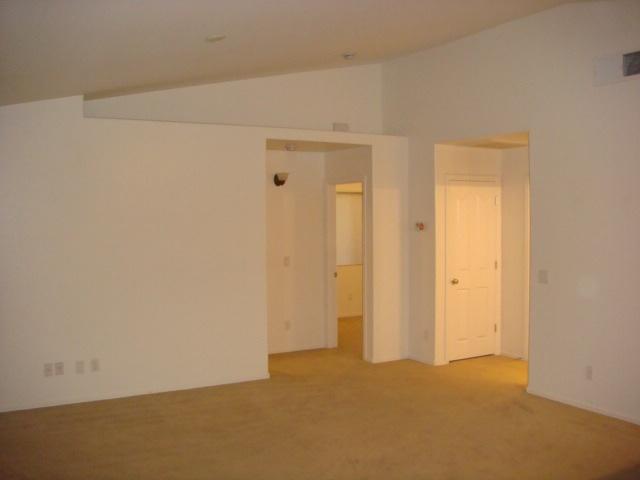 2736 West Grenadine Road Phoenix, AZ 85041 - Photo 5 of 12 living