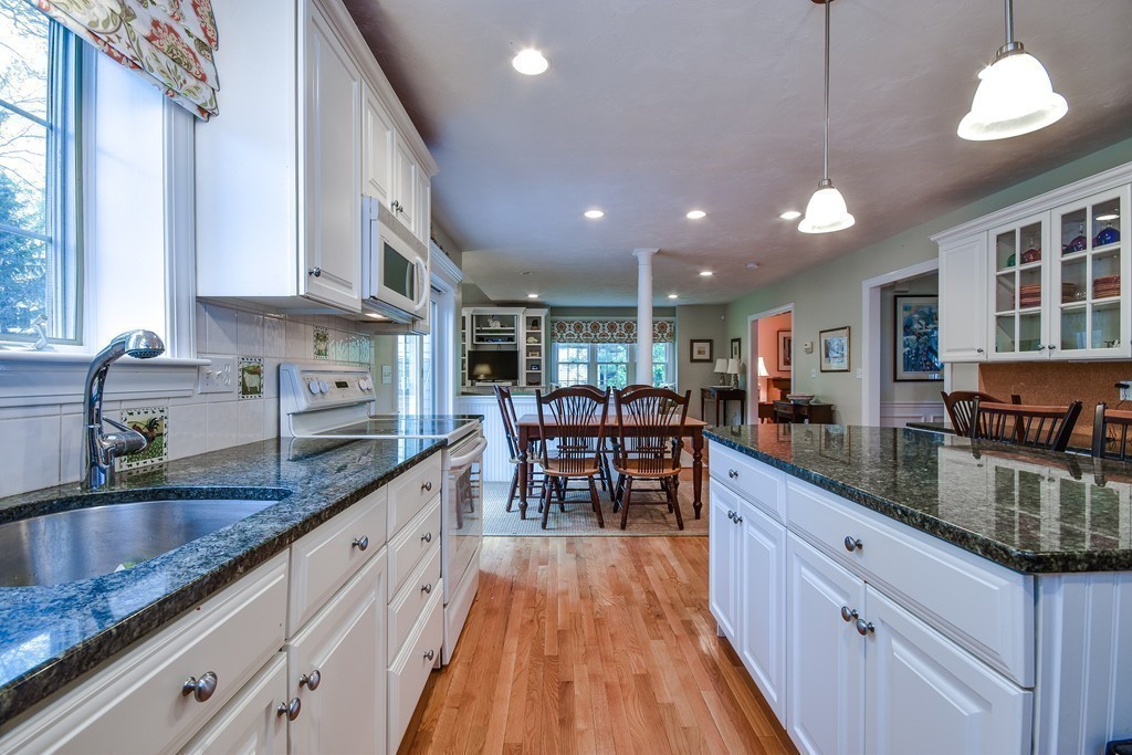 8 Woodledge Road Needham, MA 02492 - Photo 9 of 30 Gallery Image 9