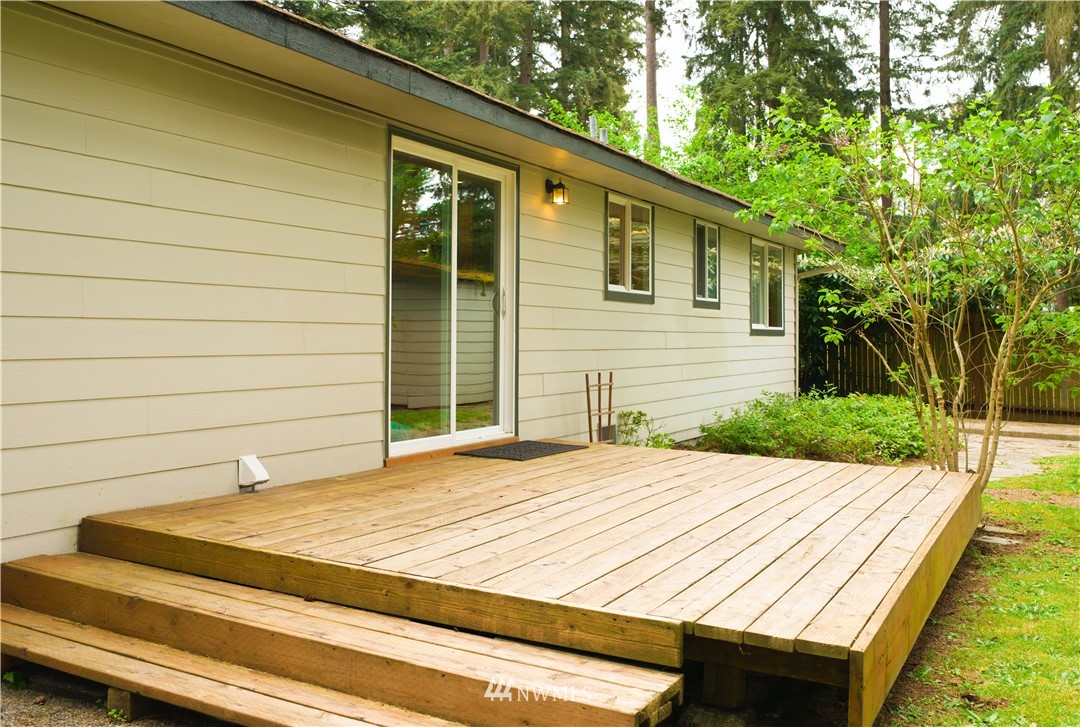 4503 Northeast 17th Place Renton, WA 98059 - Photo 17 of 21 a backyard of a house