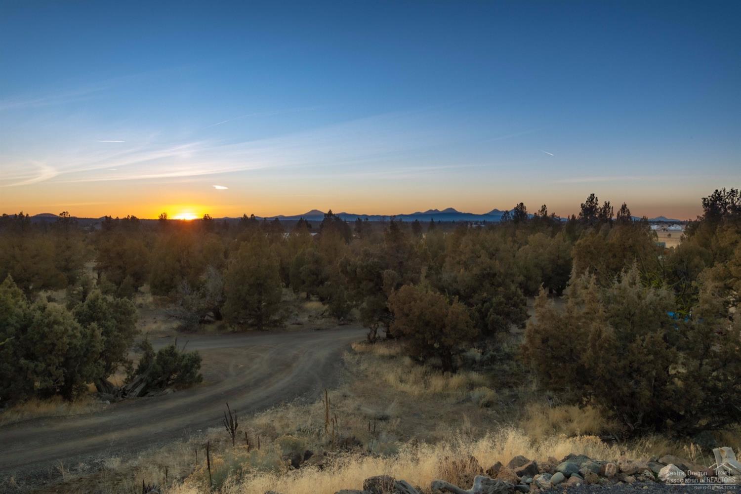 24415 Dodds Road Bend, OR 97701 - Photo 1 of 22 Panoramic Cascade and easterly mountain