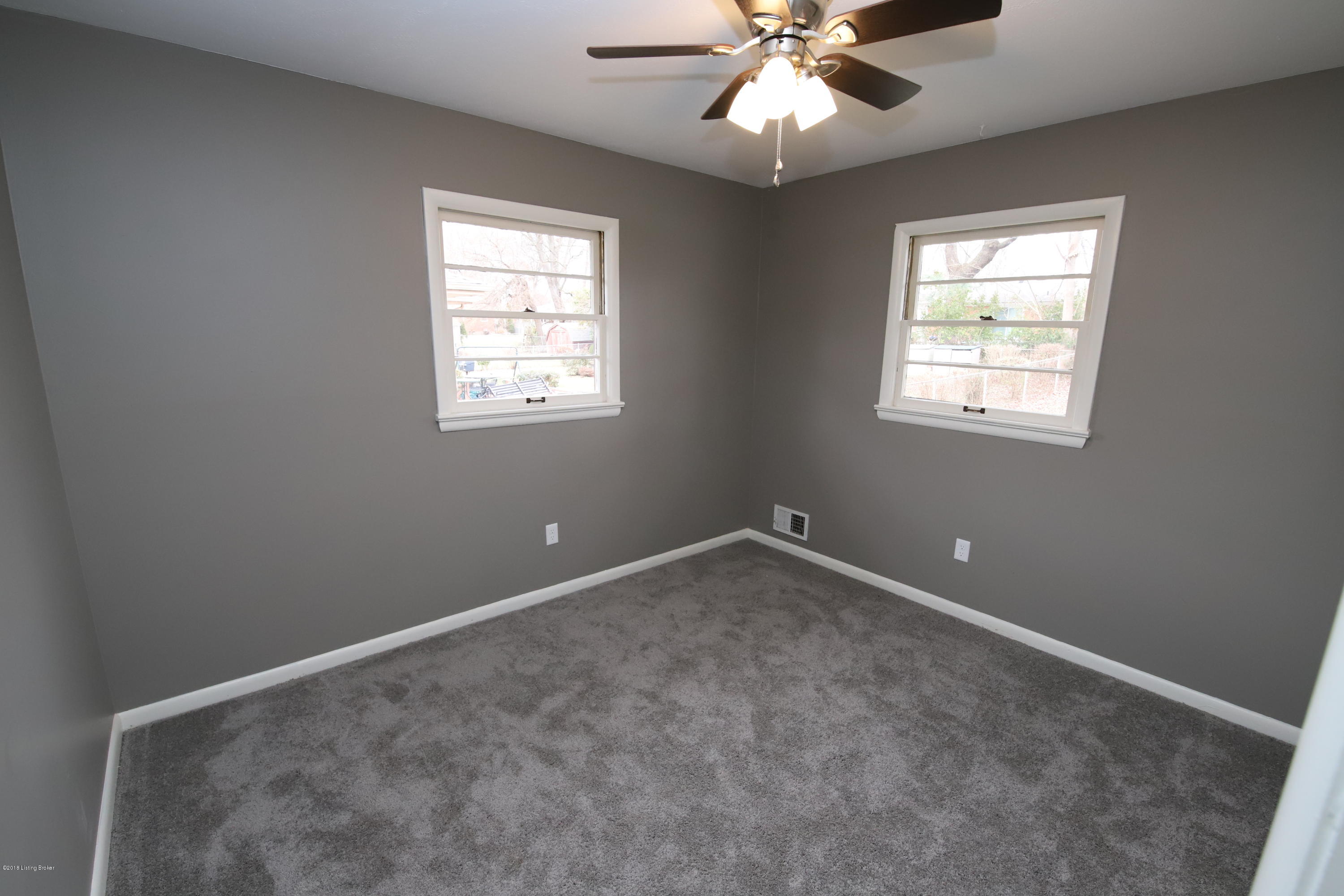 6346 Hunters Grove Road Louisville, KY 40216 - Photo 9 of 16 IMG_2855