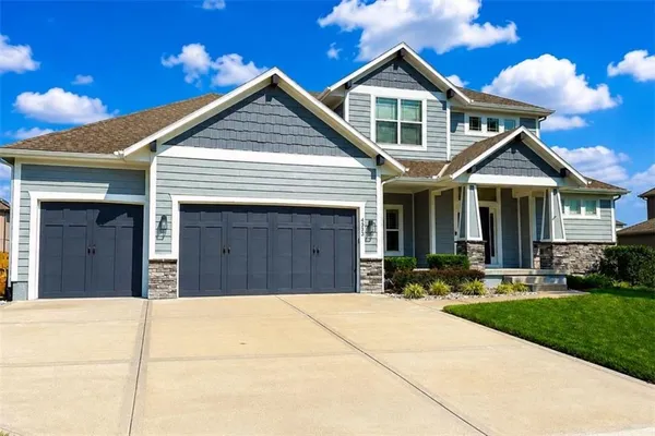 $749,000 | 4333 Southeast Trotter Drive, Lee's Summit, MO 64082