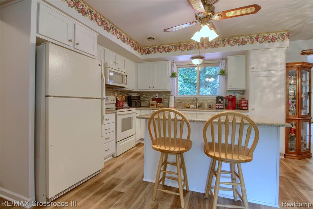 13702 Lenmoore Road Belleville, MI 48111 - Photo 8 of 31