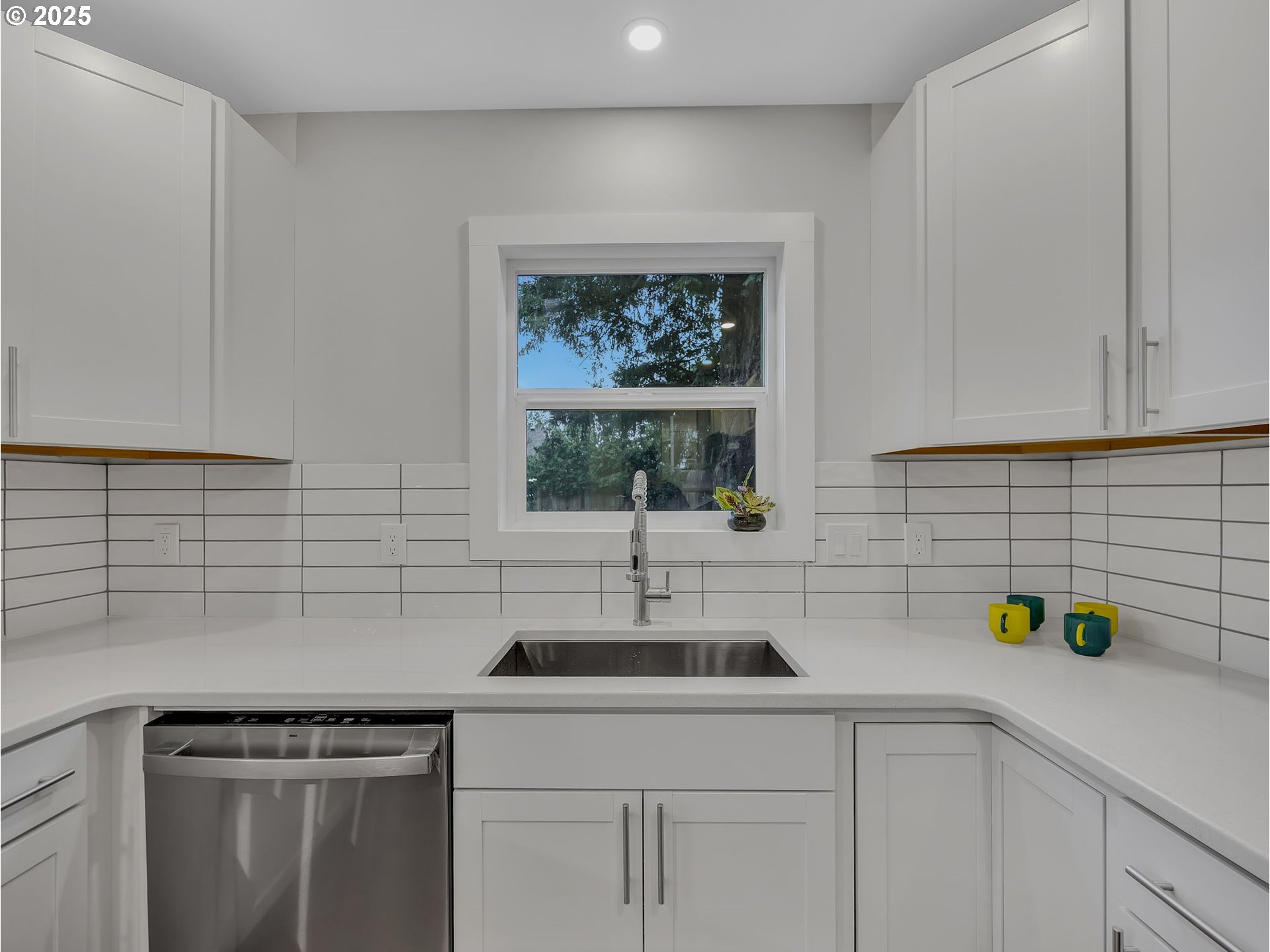 4416 Northeast 75th Avenue Portland, OR 97218 - Photo 12 of 45