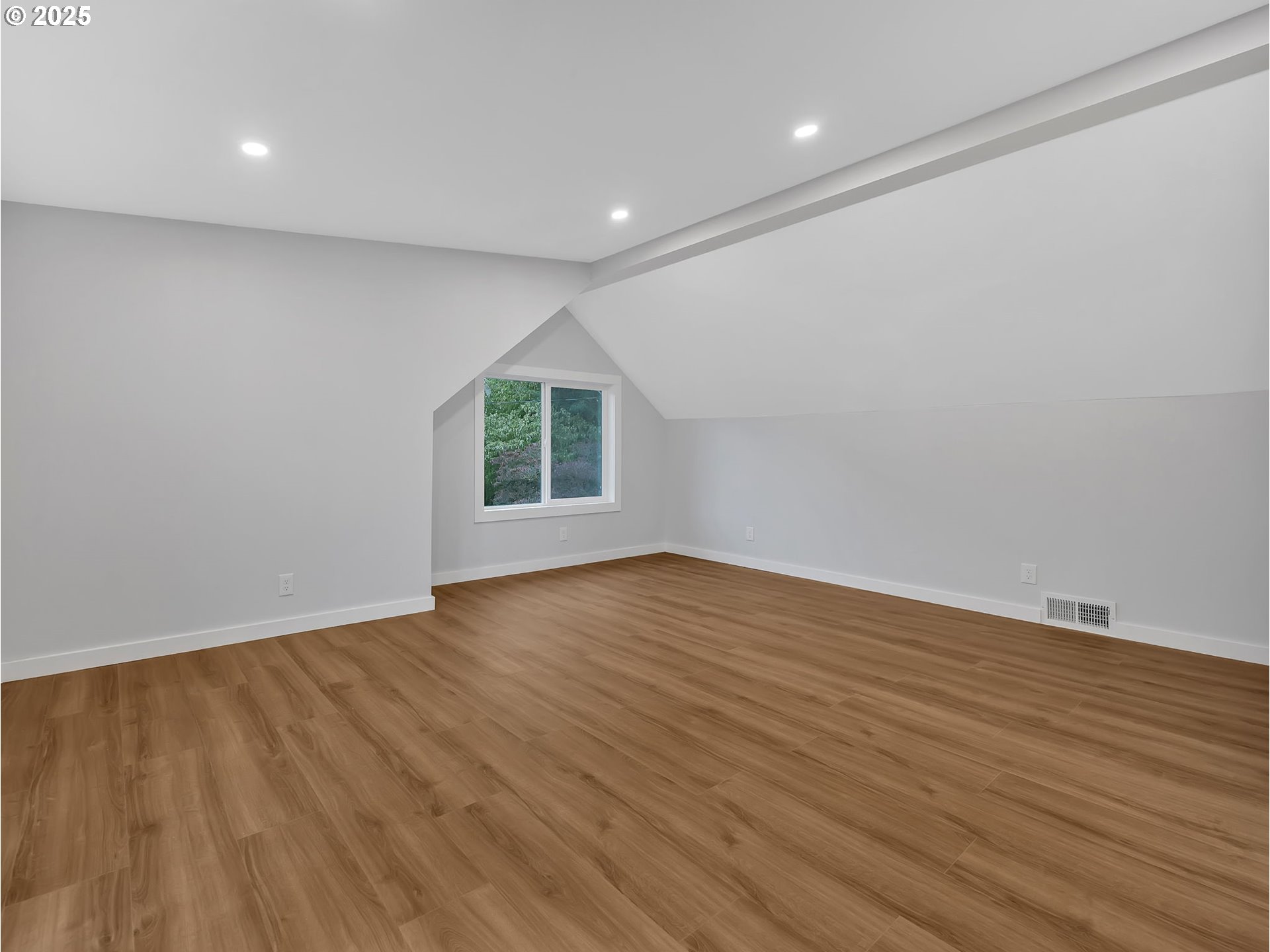 4416 Northeast 75th Avenue Portland, OR 97218 - Photo 25 of 45 Owner's Suite Bedroom