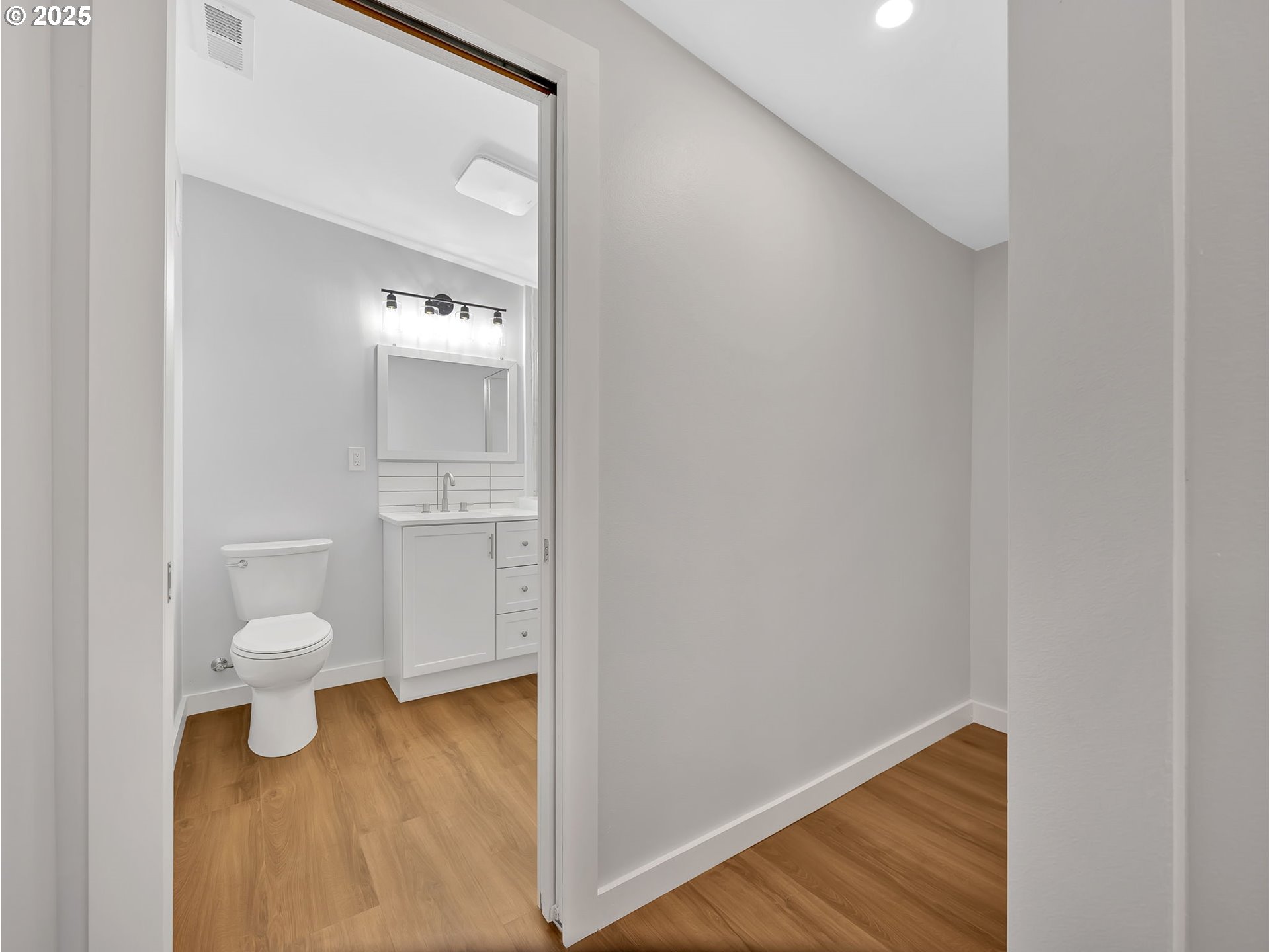 4416 Northeast 75th Avenue Portland, OR 97218 - Photo 29 of 45