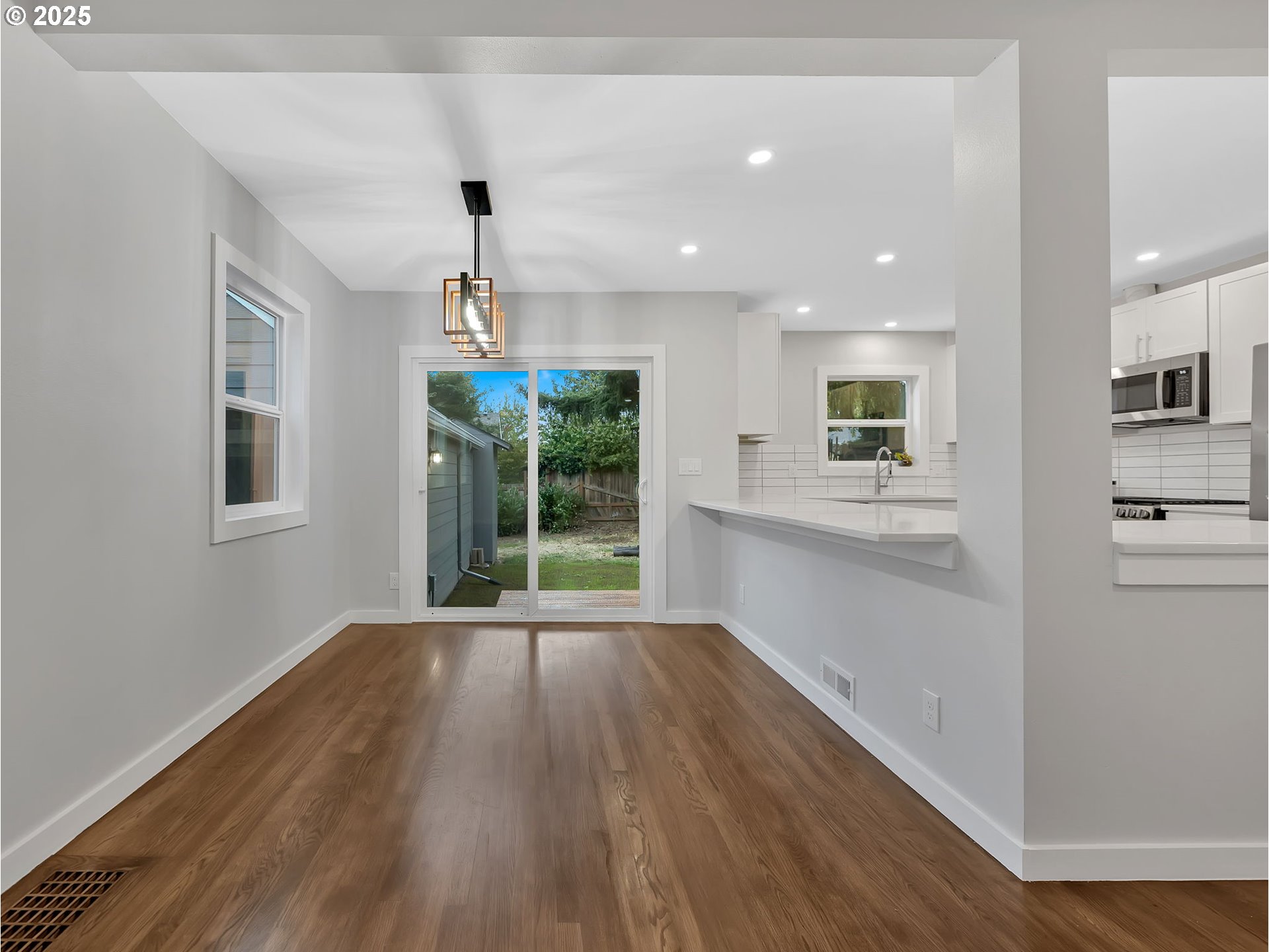 4416 Northeast 75th Avenue Portland, OR 97218 - Photo 9 of 45