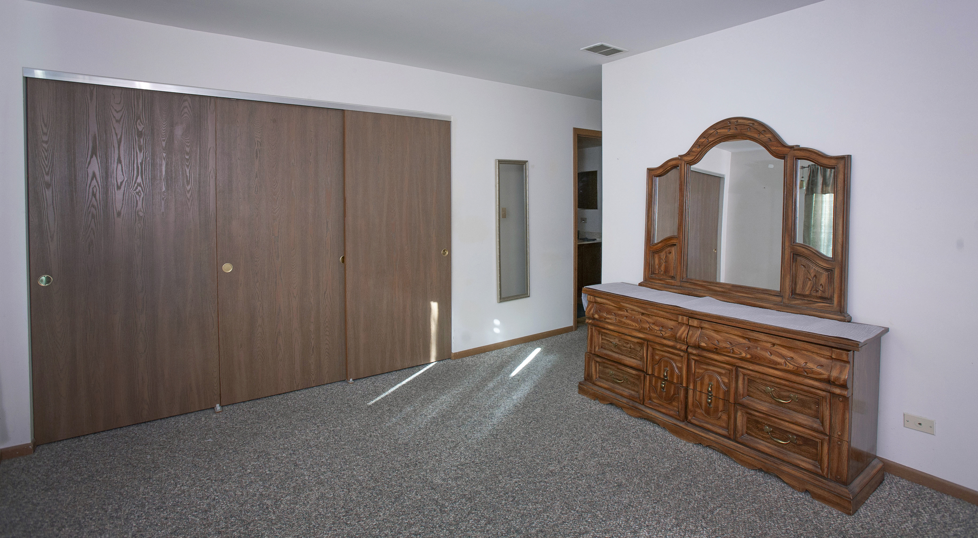 662 Dover Drive Elgin, IL 60120 - Photo 14 of 23 a view of an entryway with wooden floor