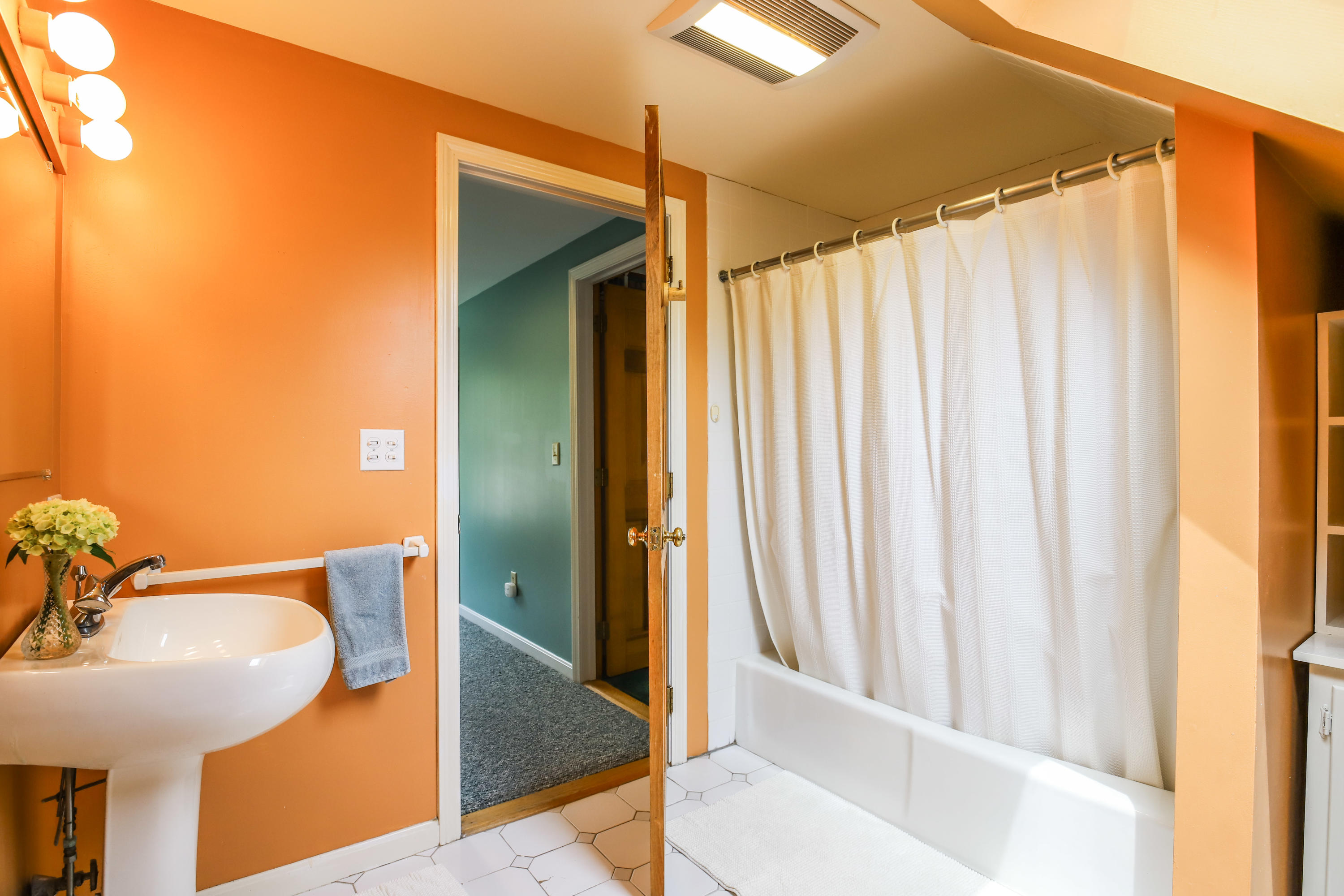 124 Clinton Street Portland, ME 04103 - Photo 48 of 57 124 Flinton St Portland - 45Bath2