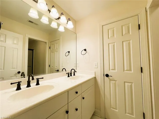 $565,000 | 7825 Spencer Brook Drive, Summerfield, NC 27358