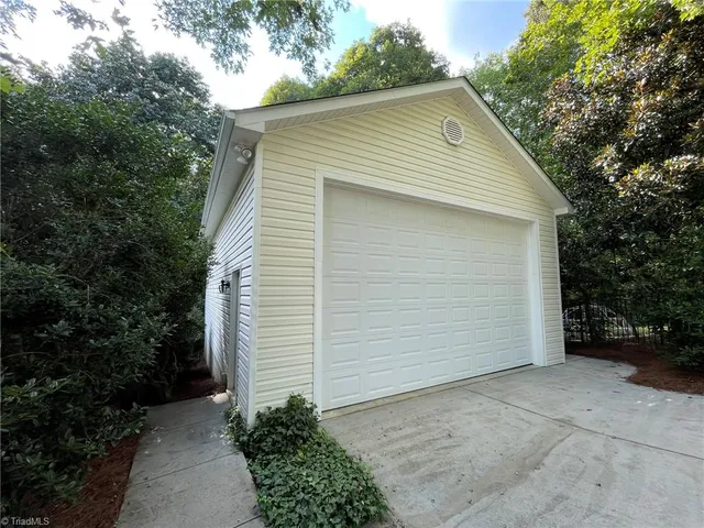 $565,000 | 7825 Spencer Brook Drive, Summerfield, NC 27358