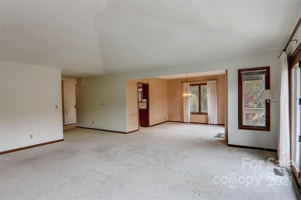 3112 Cove Loop Road Hendersonville, NC 28739 - Photo 11 of 48 Gallery Image 11