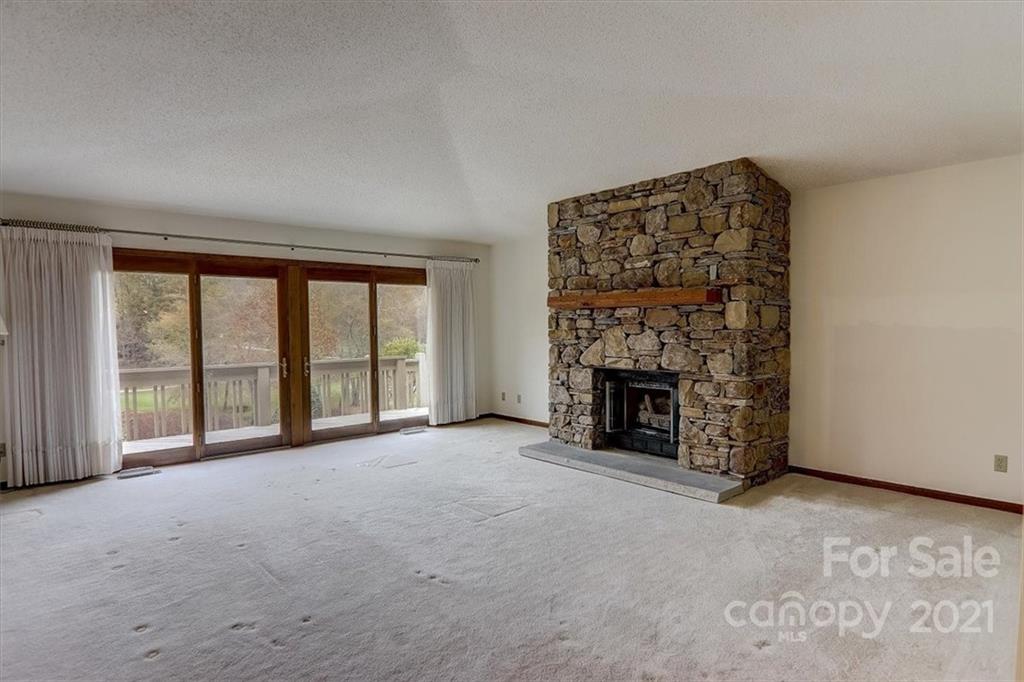 3112 Cove Loop Road Hendersonville, NC 28739 - Photo 12 of 48 Gallery Image 12