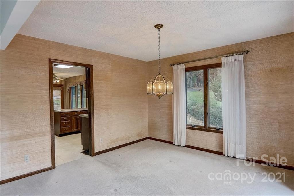 3112 Cove Loop Road Hendersonville, NC 28739 - Photo 14 of 48 Gallery Image 14