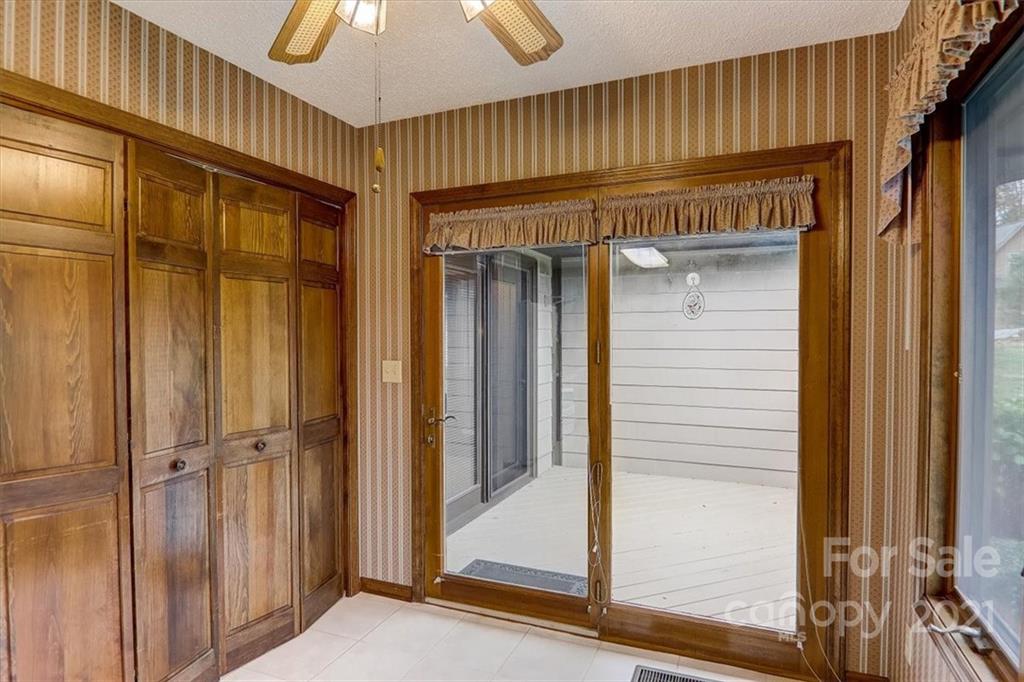 3112 Cove Loop Road Hendersonville, NC 28739 - Photo 21 of 48 Gallery Image 21
