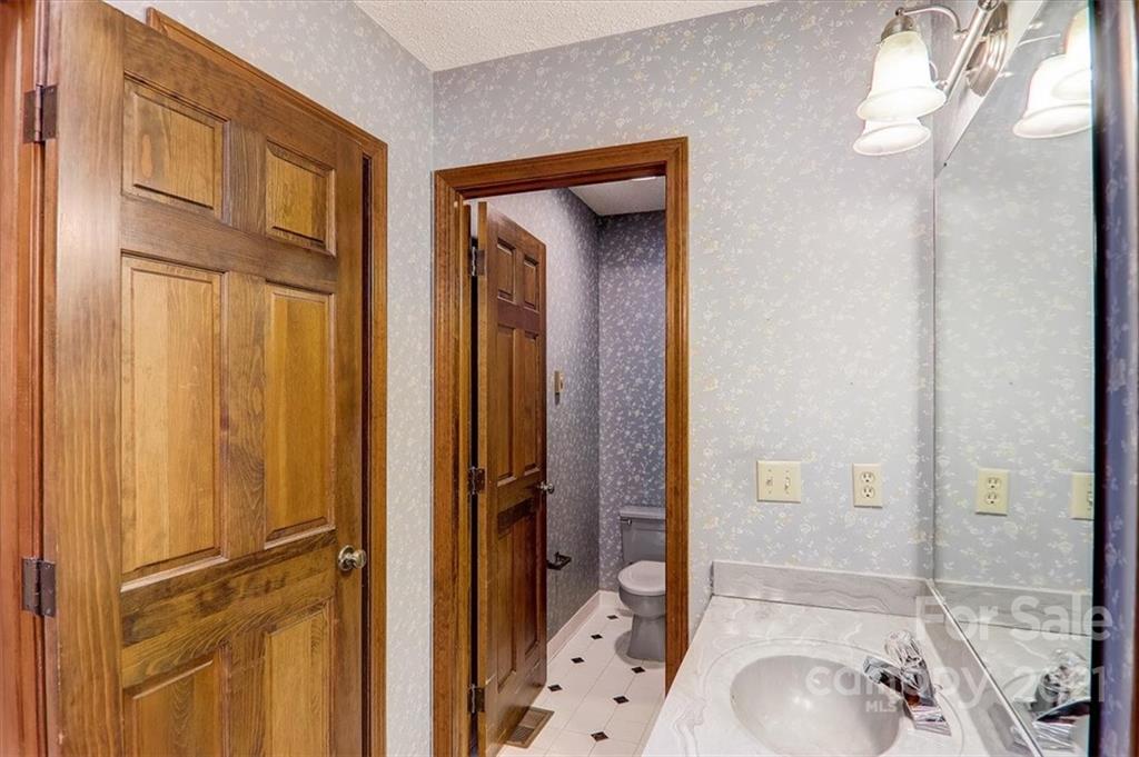 3112 Cove Loop Road Hendersonville, NC 28739 - Photo 33 of 48 Gallery Image 33