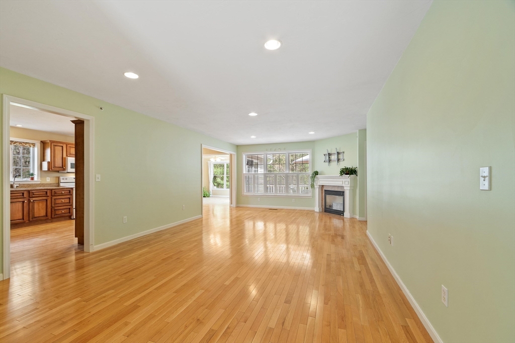 41 Riley Road, Unit 41 Lunenburg, MA 01462 - Photo 10 of 41 Gallery Image 10