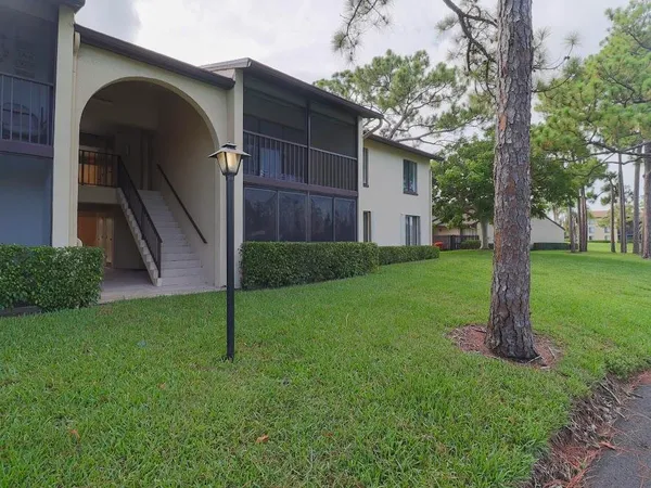 $259,000 | 614 Sea Pine Way, Unit H2, Greenacres, FL 33415
