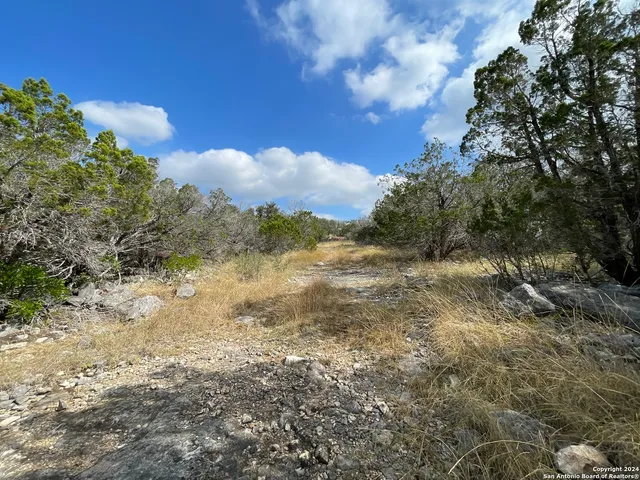 $299,000 | 890 County Road 246, Hondo, TX 78861