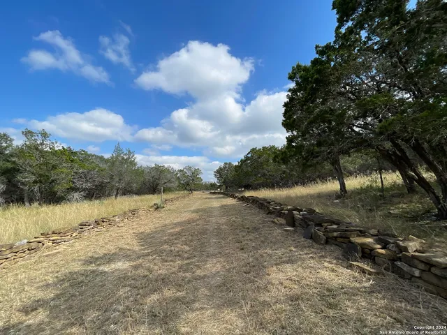 $299,000 | 890 County Road 246, Hondo, TX 78861