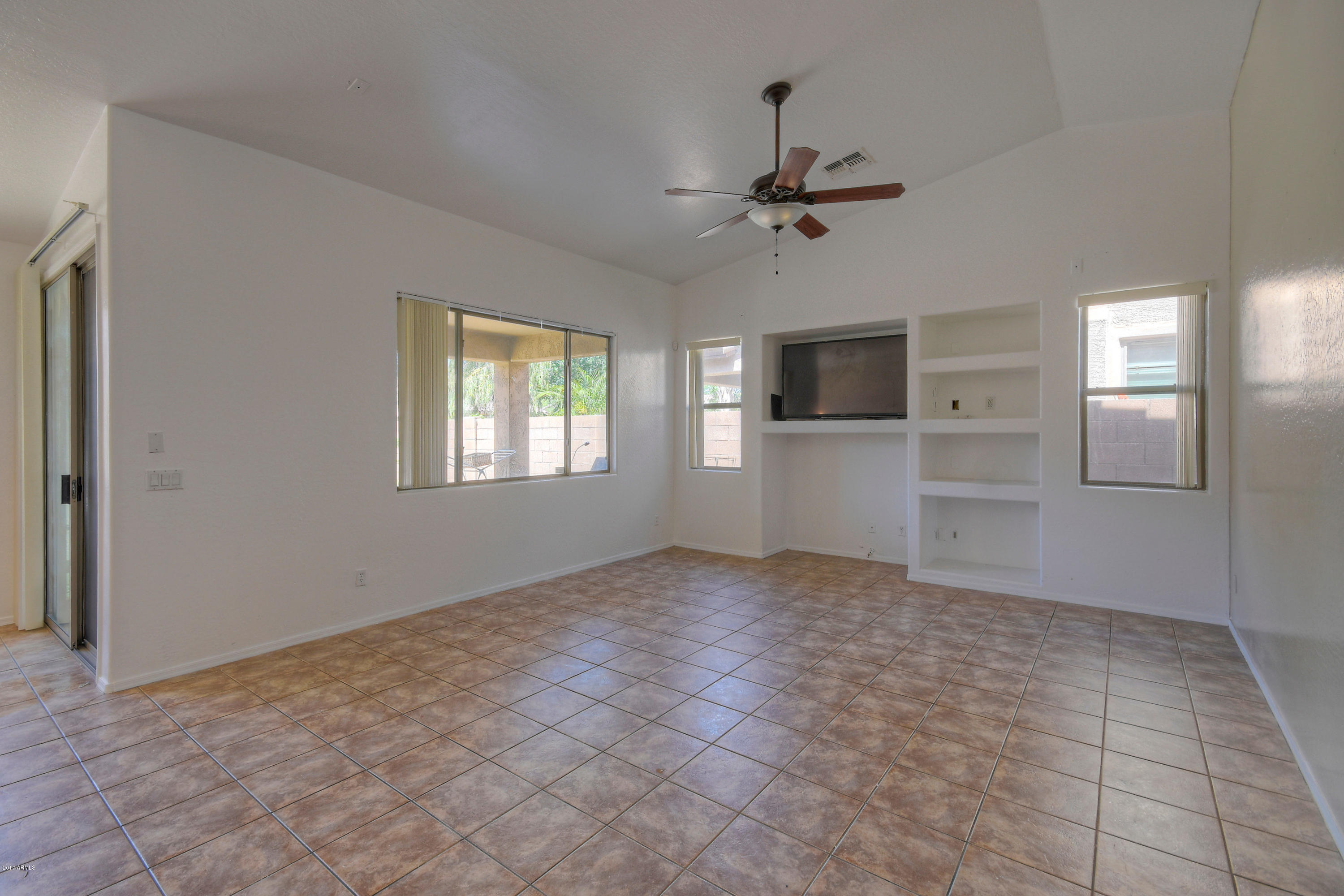 2120 West Harwell Rd. Phoenix, AZ 85041 - Photo 3 of 22 2120 W Harwell Phoenix AZ-MLS_Size-005-9
