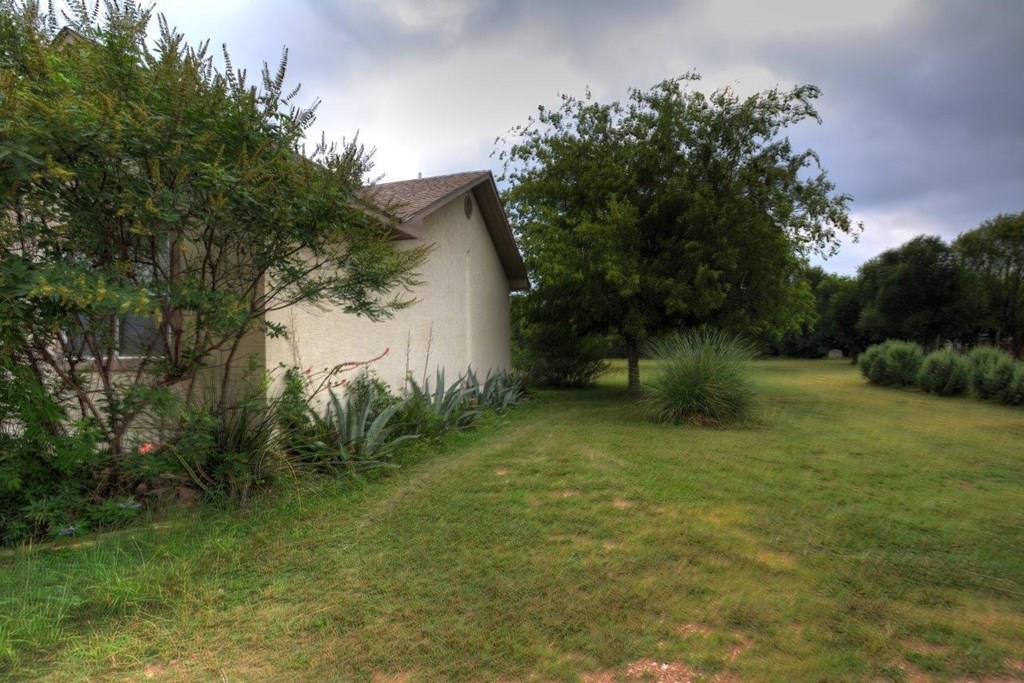 659 B Town Creek Road Kerrville, TX 78028 - Photo 5 of 26