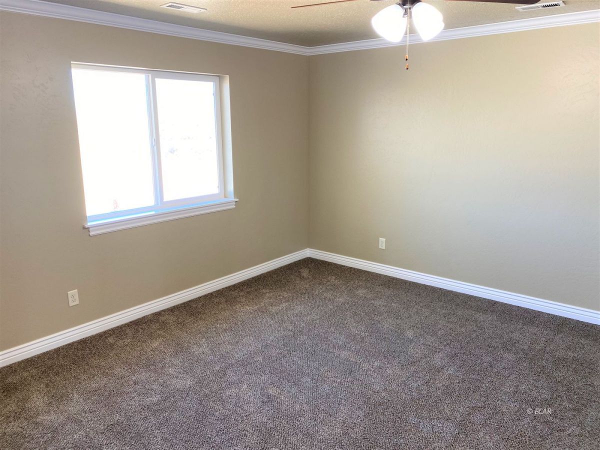 360 Stageline Loop Elko, NV 89801 - Photo 13 of 30 Gallery Image 13