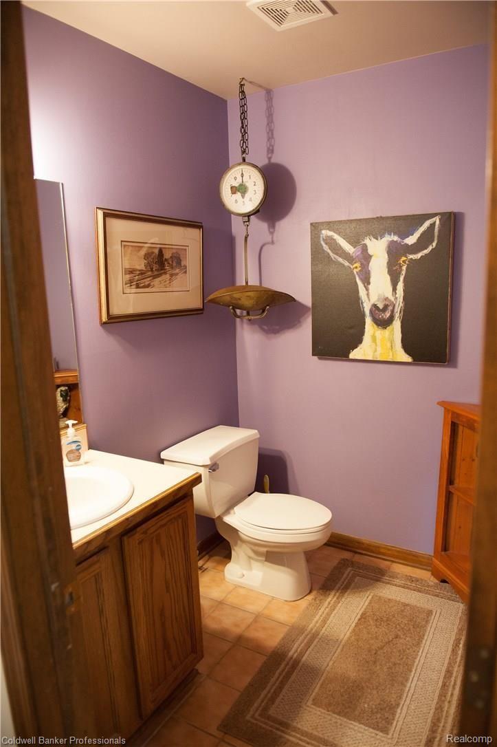 7715 Ranch Estates Road Clarkston, MI 48348 - Photo 46 of 64 Main Floor Half Bath
