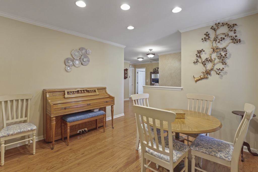 1227 Ashley Lane Addison, IL 60101 - Photo 11 of 38