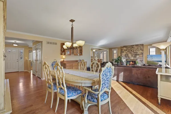 $584,500 | 1227 Ashley Lane, Addison, IL 60101