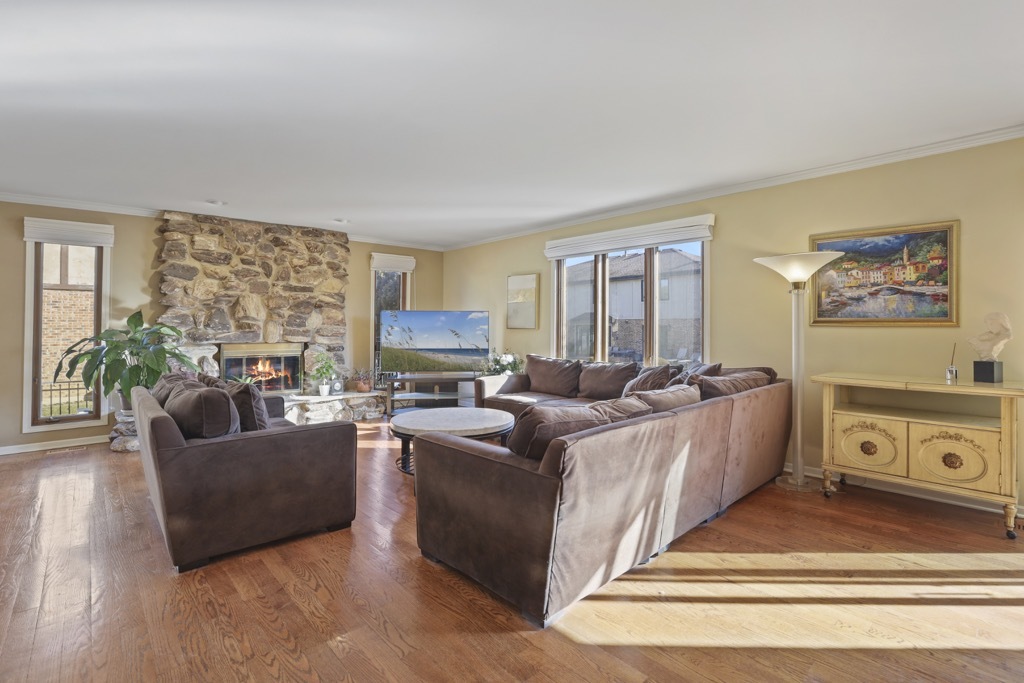 1227 Ashley Lane Addison, IL 60101 - Photo 2 of 38