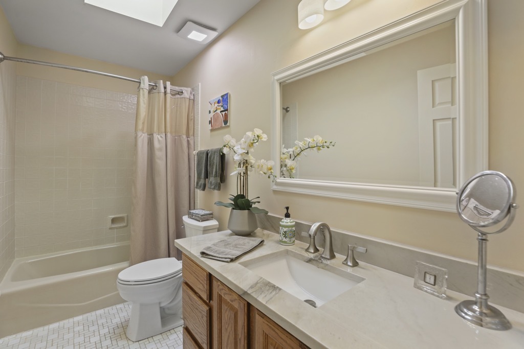 1227 Ashley Lane Addison, IL 60101 - Photo 21 of 38