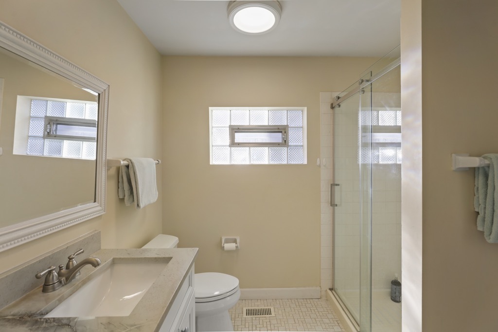 1227 Ashley Lane Addison, IL 60101 - Photo 27 of 38