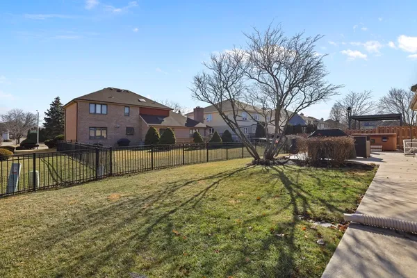 $584,500 | 1227 Ashley Lane, Addison, IL 60101
