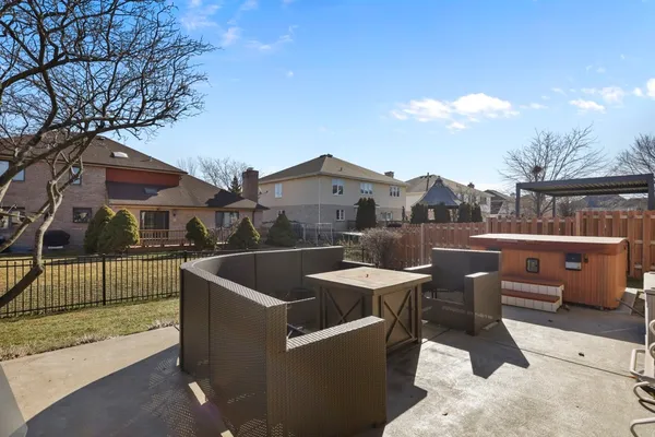 $584,500 | 1227 Ashley Lane, Addison, IL 60101
