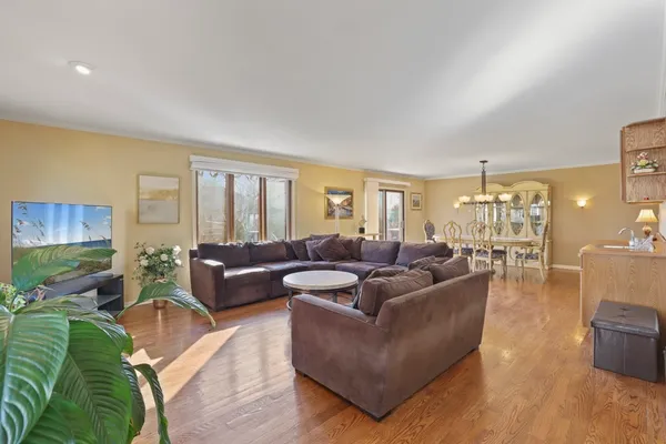 $584,500 | 1227 Ashley Lane, Addison, IL 60101