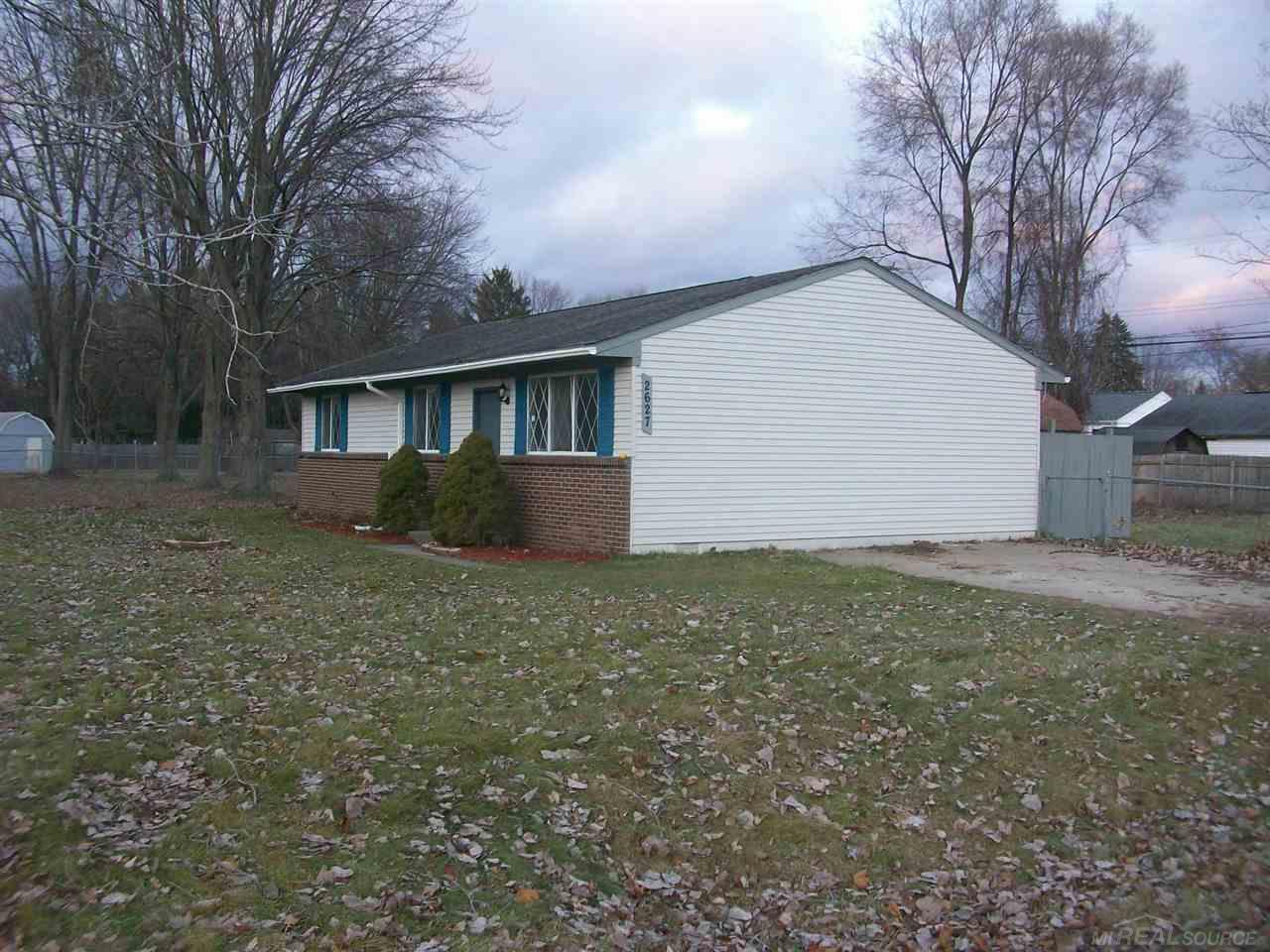 2627 Bridget Avenue Rochester Hills, MI 48307 - Photo 3 of 35