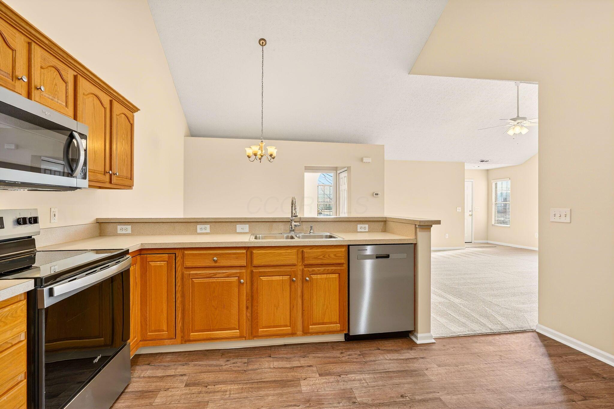 3731 Stoneway Point Powell, OH 43065 - Photo 23 of 47 Kitchen