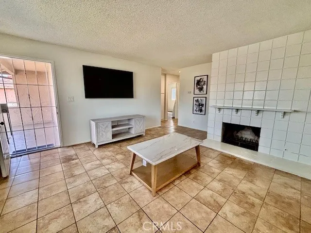$3,595 | 17102 Emerald Lane, Huntington Beach, CA 92647