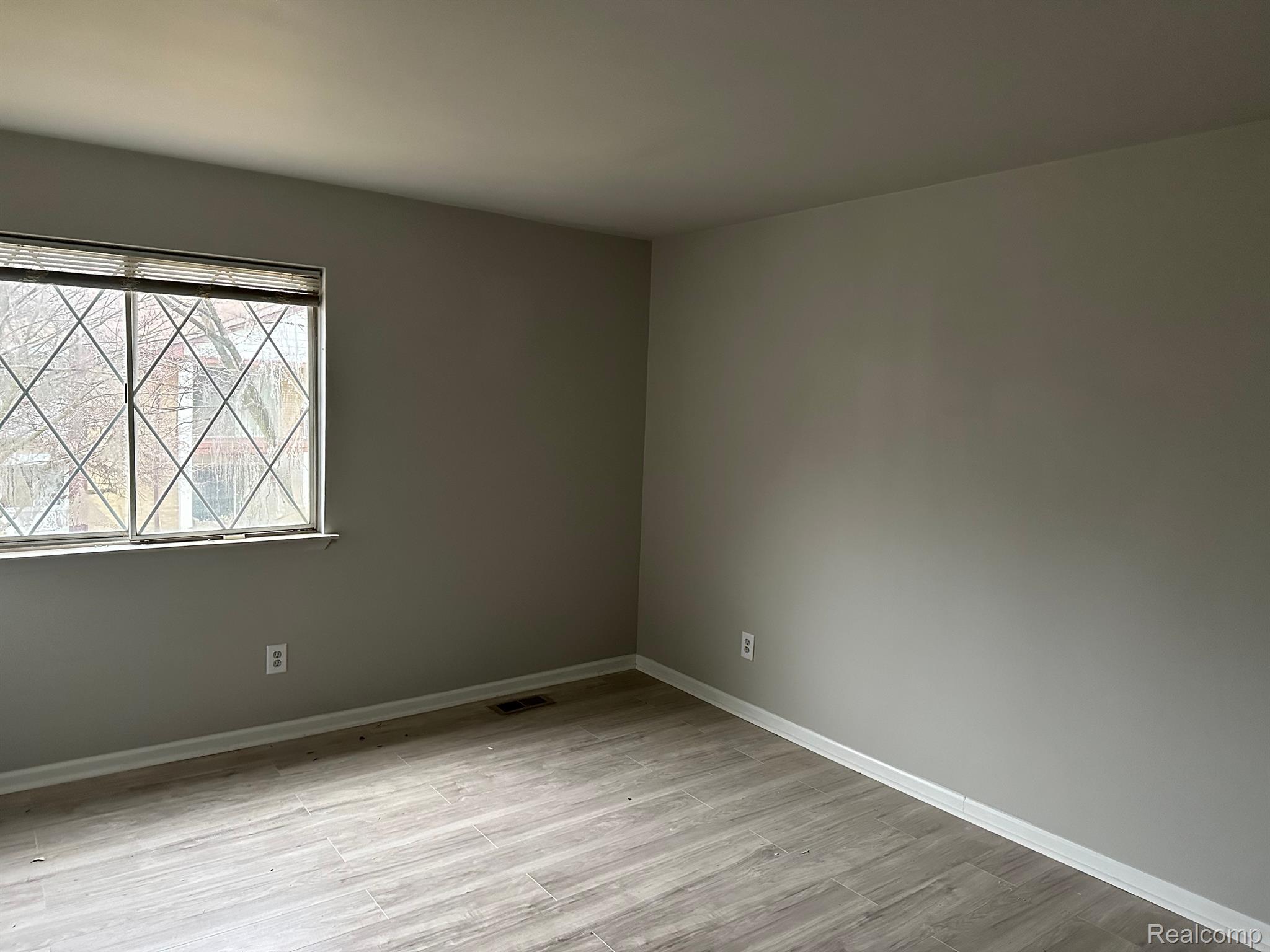 29297 Hayes Road, Unit F8 Warren, MI 48088 - Photo 9 of 18 Gallery Image 9