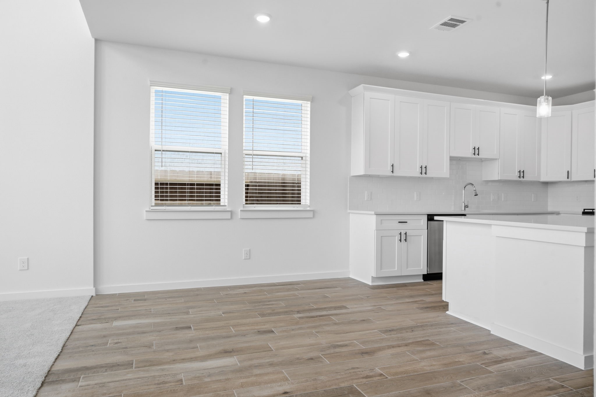 13734 Olympic River Lane Rosharon, TX 77583 - Photo 11 of 46