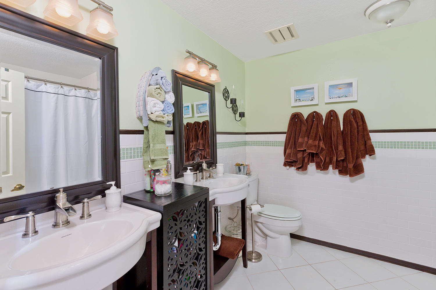 22315 Solitude Drive Boca Raton, FL 33428 - Photo 23 of 43 20_GuestBath