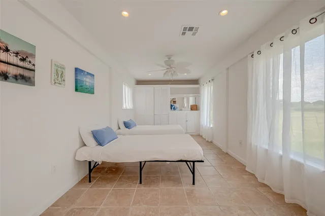 $5,500 | 510 Surf Oaks Drive, Seabrook, TX 77586