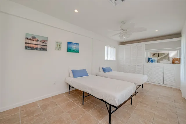 $5,500 | 510 Surf Oaks Drive, Seabrook, TX 77586