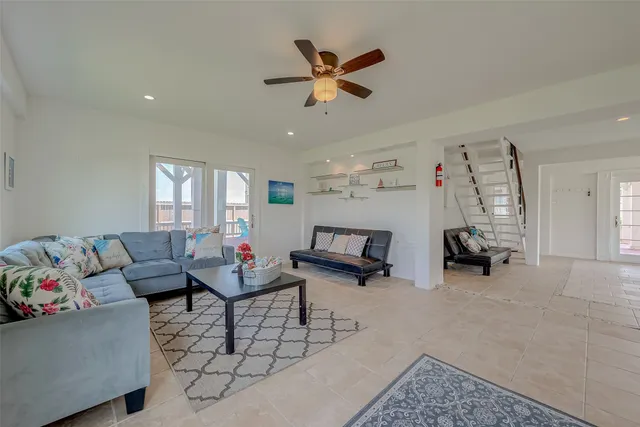 $5,500 | 510 Surf Oaks Drive, Seabrook, TX 77586