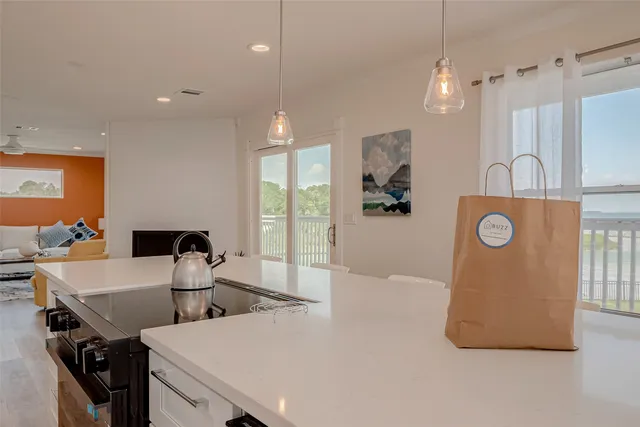 $5,500 | 510 Surf Oaks Drive, Seabrook, TX 77586